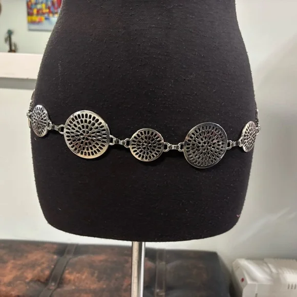 ❤️Silver Medallion Chain Link Belt- M/L - Picture 1 of 4